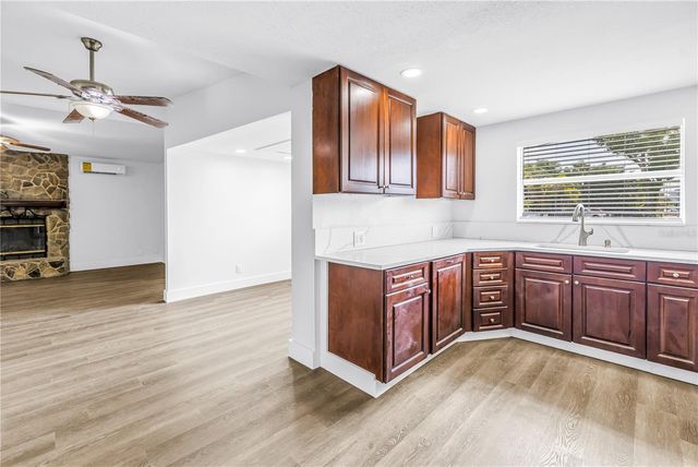 110 NE MONROE CIRCLE N, St Petersburg, FL 33702