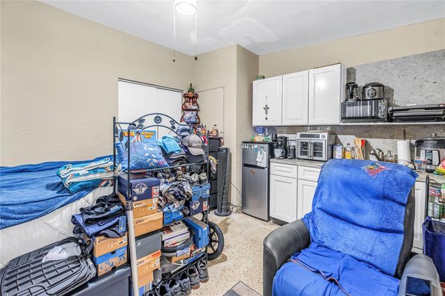 110 NE MONROE CIRCLE N, St Petersburg, FL 33702
