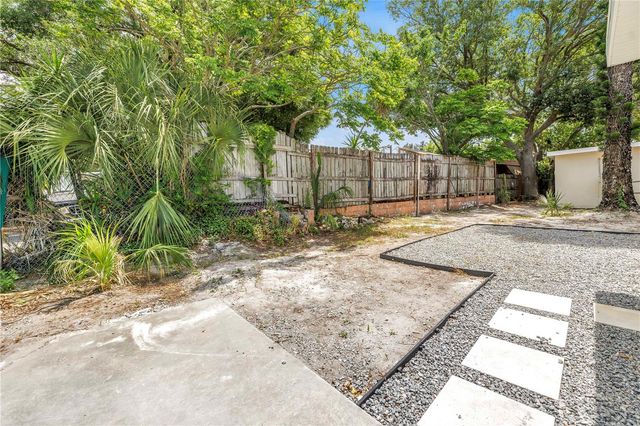 110 NE MONROE CIRCLE N, St Petersburg, FL 33702