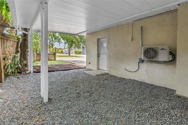 110 NE MONROE CIRCLE N, St Petersburg, FL 33702