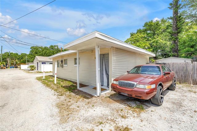 110 NE MONROE CIRCLE N, St Petersburg, FL 33702