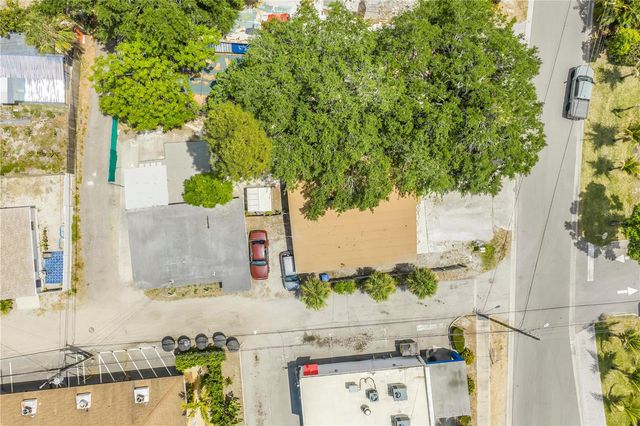 110 NE MONROE CIRCLE N, St Petersburg, FL 33702