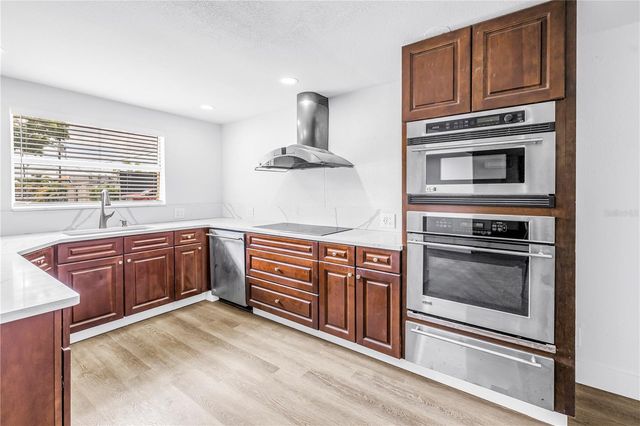 110 NE MONROE CIRCLE N, St Petersburg, FL 33702