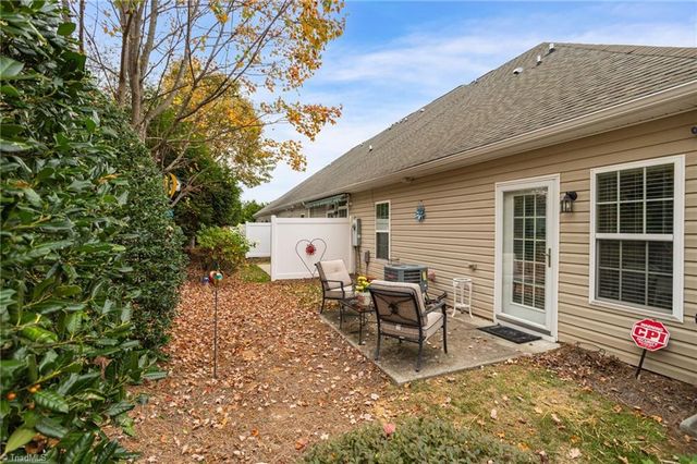 1602 Preston Woods Drive, Winston-salem, NC 27127