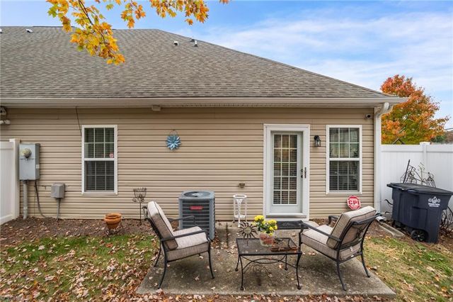 1602 Preston Woods Drive, Winston-salem, NC 27127