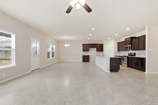 105 Blaze Moon, Cibolo, TX 78108