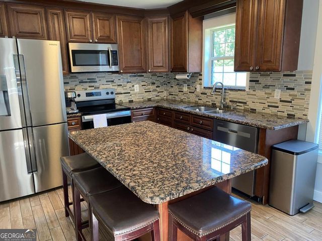 213 WYNFIELD Way, Auburn, GA 30011
