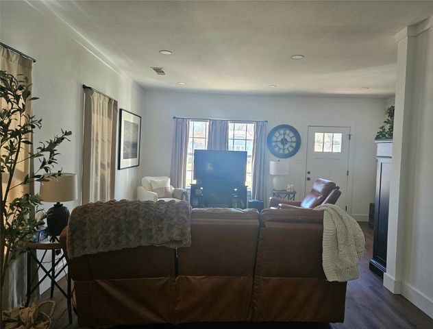 704 Avenue J, Brownwood, TX 76801