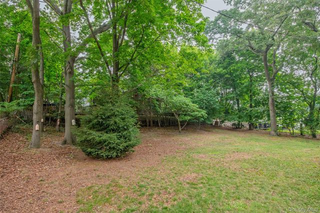 27 Glen Drive, Sound Beach, NY 11789