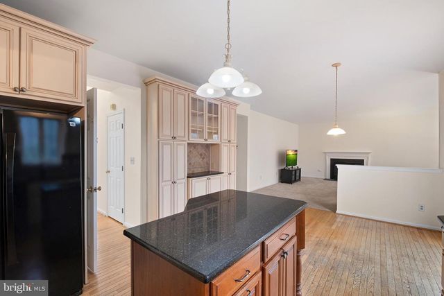 6 KILLENS POND CT, Newark, DE 19711