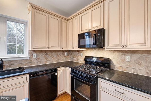 6 KILLENS POND CT, Newark, DE 19711