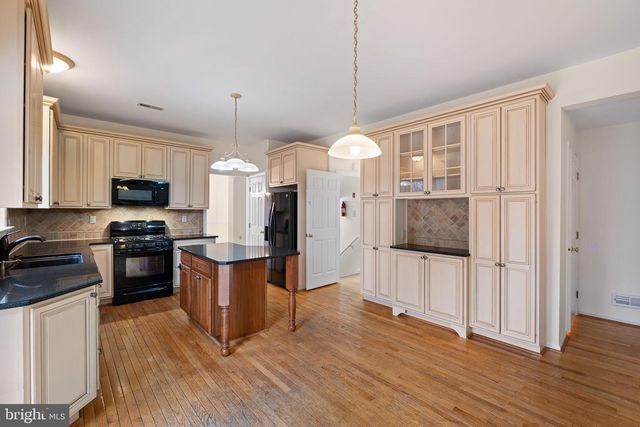 6 KILLENS POND CT, Newark, DE 19711