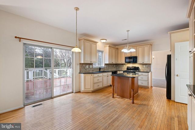 6 KILLENS POND CT, Newark, DE 19711