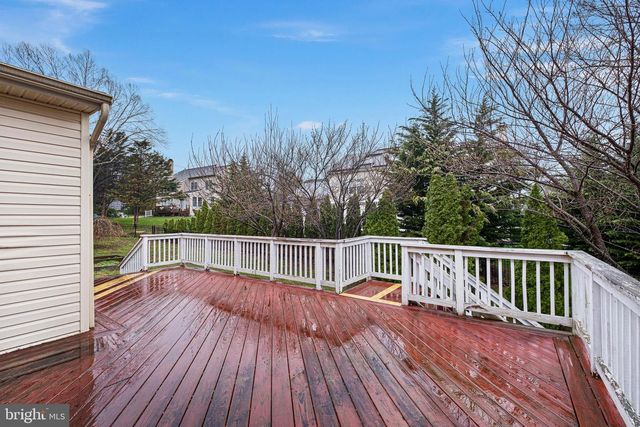 6 KILLENS POND CT, Newark, DE 19711