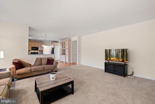 6 KILLENS POND CT, Newark, DE 19711