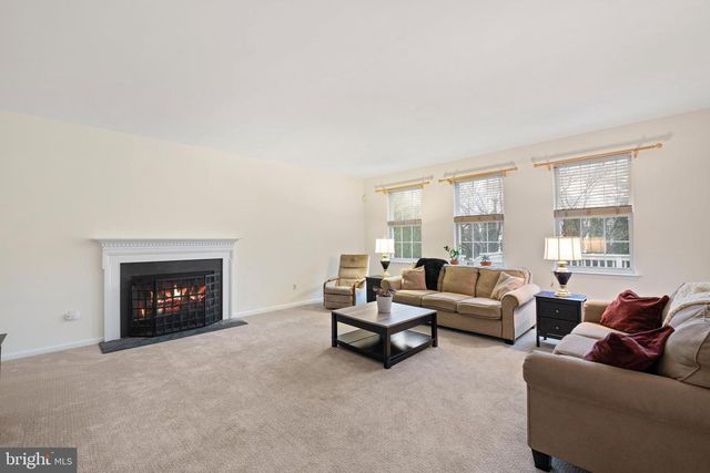 6 KILLENS POND CT, Newark, DE 19711