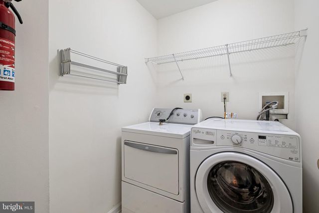 6 KILLENS POND CT, Newark, DE 19711