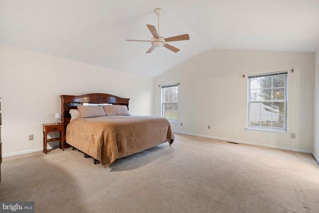 6 KILLENS POND CT, Newark, DE 19711