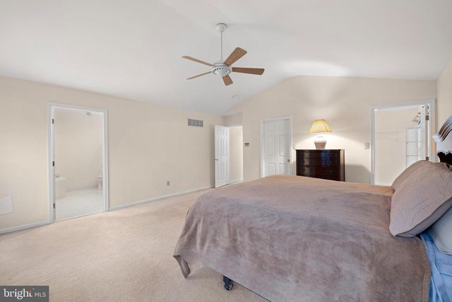 6 KILLENS POND CT, Newark, DE 19711