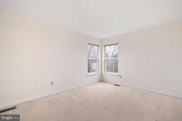 6 KILLENS POND CT, Newark, DE 19711