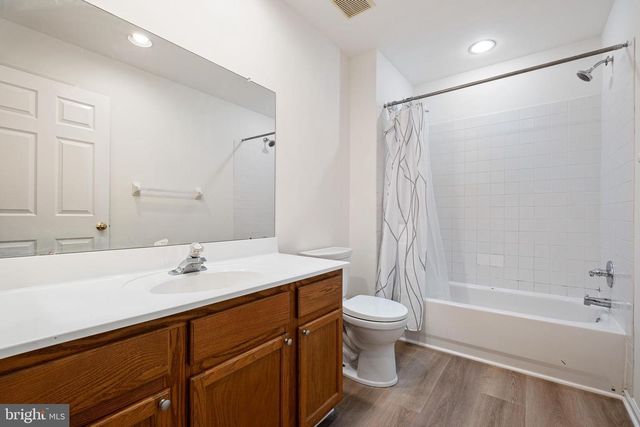 6 KILLENS POND CT, Newark, DE 19711