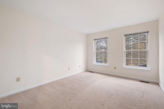 6 KILLENS POND CT, Newark, DE 19711