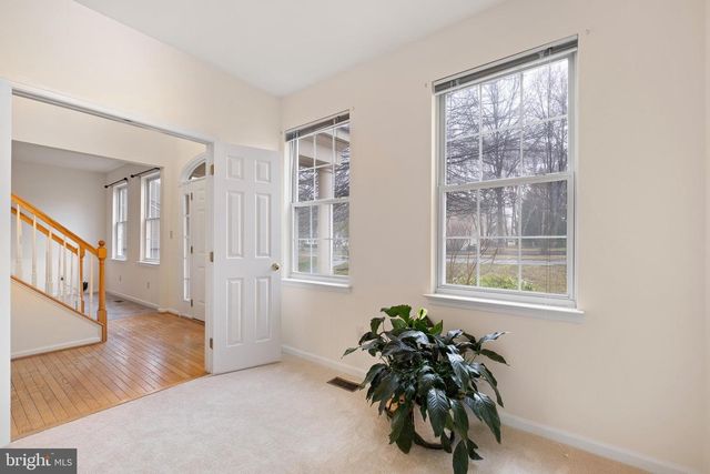 6 KILLENS POND CT, Newark, DE 19711