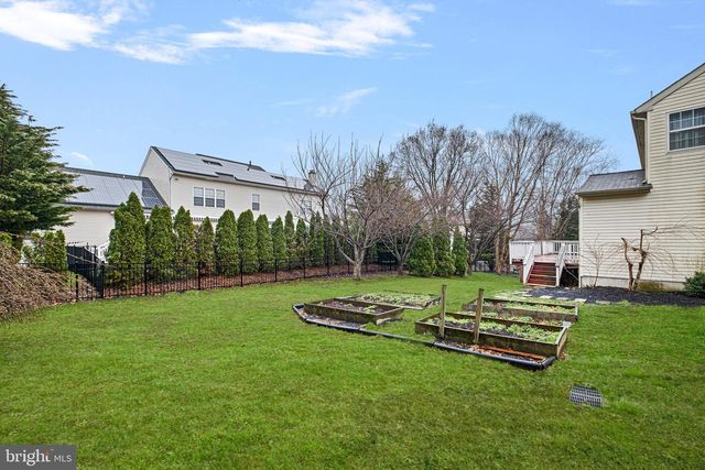 6 KILLENS POND CT, Newark, DE 19711