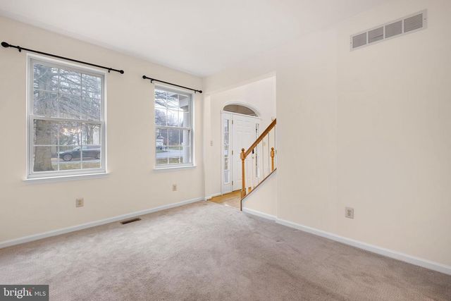 6 KILLENS POND CT, Newark, DE 19711