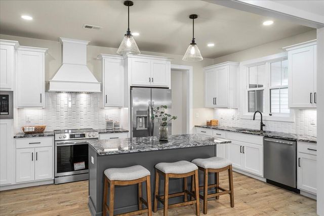 200 Maple Lawn Circle, Nicholasville, KY 40356