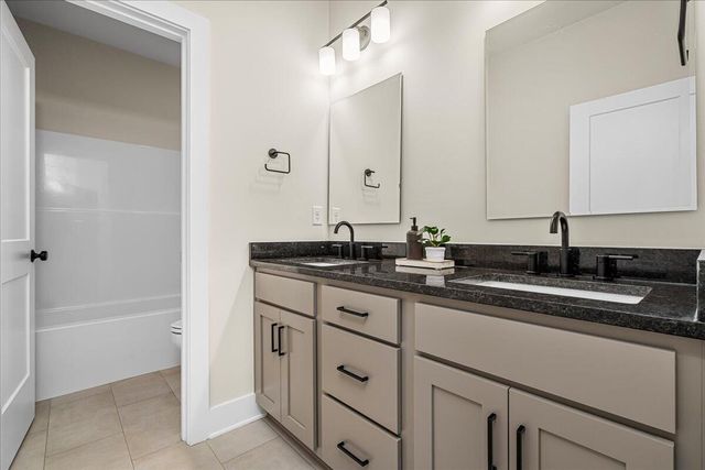 200 Maple Lawn Circle, Nicholasville, KY 40356