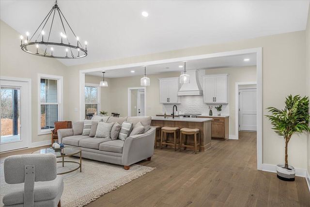 200 Maple Lawn Circle, Nicholasville, KY 40356