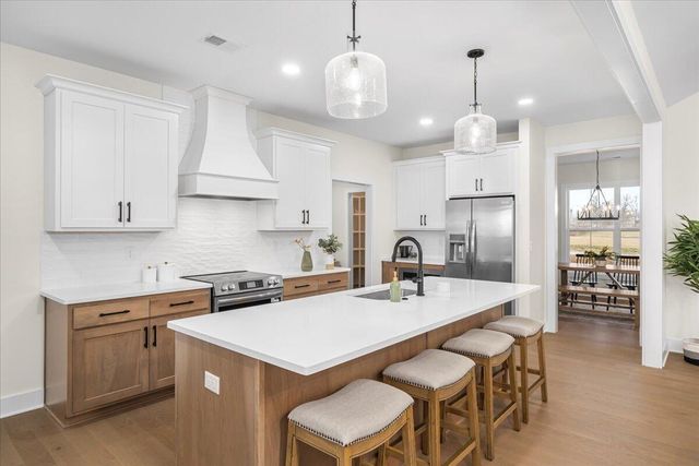 200 Maple Lawn Circle, Nicholasville, KY 40356