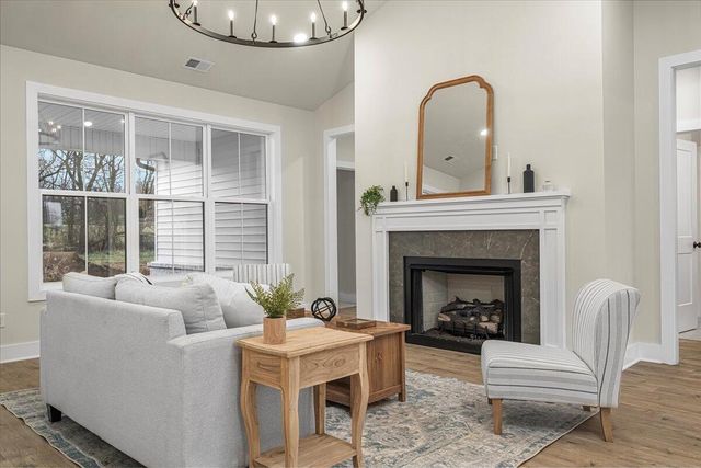 200 Maple Lawn Circle, Nicholasville, KY 40356