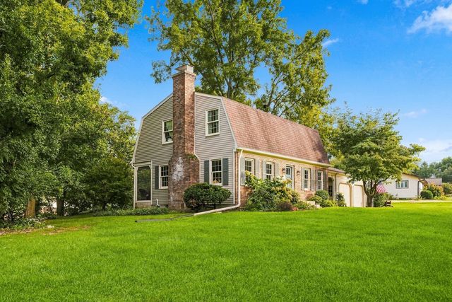 8303 54 Street, Coal Valley, IL 61240