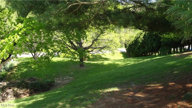 7517 Veterans Boulevard, Chester, WV 26034