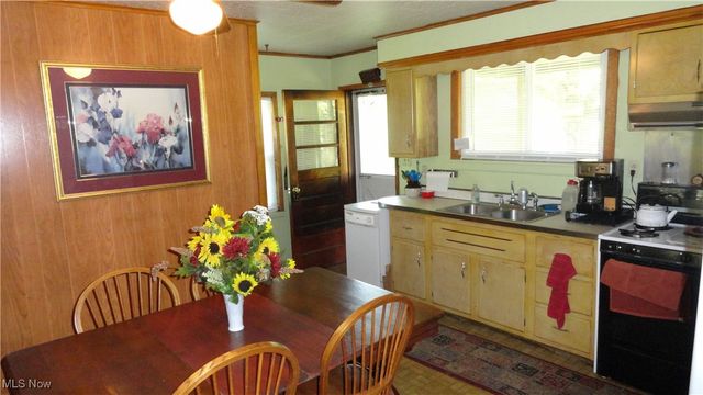 7517 Veterans Boulevard, Chester, WV 26034