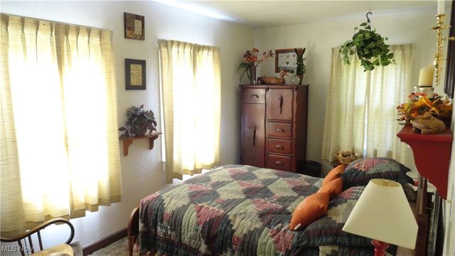 7517 Veterans Boulevard, Chester, WV 26034