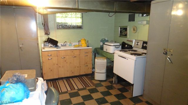 7517 Veterans Boulevard, Chester, WV 26034