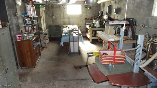 7517 Veterans Boulevard, Chester, WV 26034