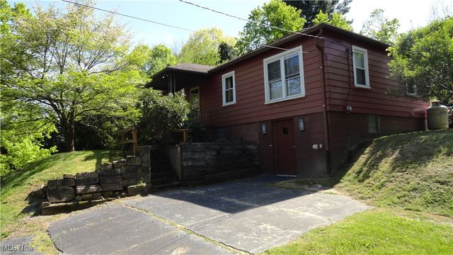 7517 Veterans Boulevard, Chester, WV 26034