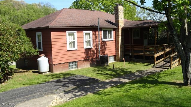 7517 Veterans Boulevard, Chester, WV 26034