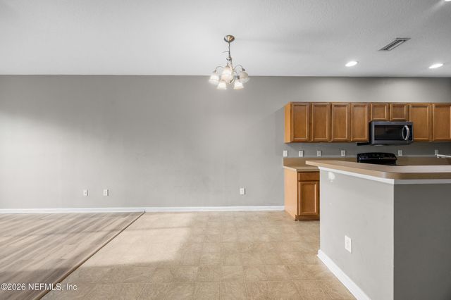 2551 SUMMIT VIEW Drive, Jacksonville, FL 32210