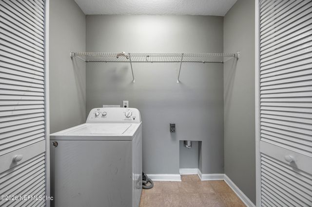 2551 SUMMIT VIEW Drive, Jacksonville, FL 32210