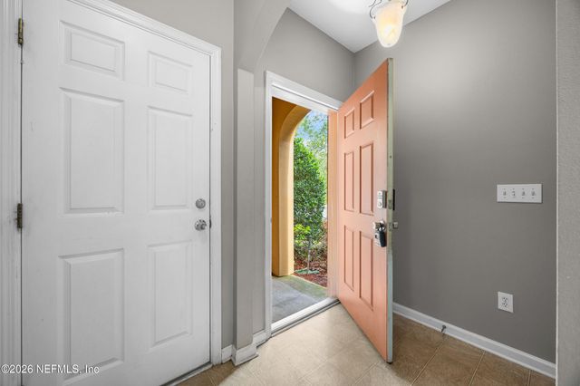 2551 SUMMIT VIEW Drive, Jacksonville, FL 32210