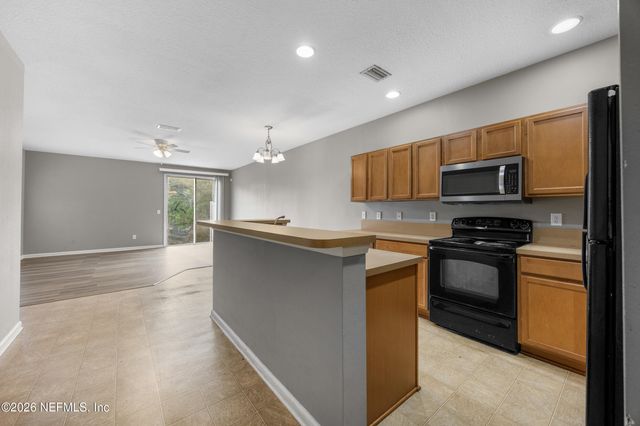 2551 SUMMIT VIEW Drive, Jacksonville, FL 32210