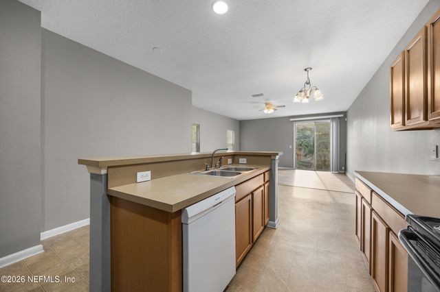 2551 SUMMIT VIEW Drive, Jacksonville, FL 32210