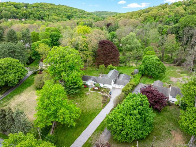 749 Croton Lake Road, Bedford Corners, NY 10549