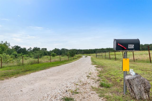 905 E Fm 120, Denison, TX 75021