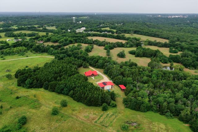 905 E Fm 120, Denison, TX 75021